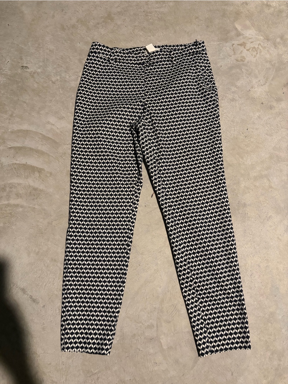 H&M Black and White Geometric Capris